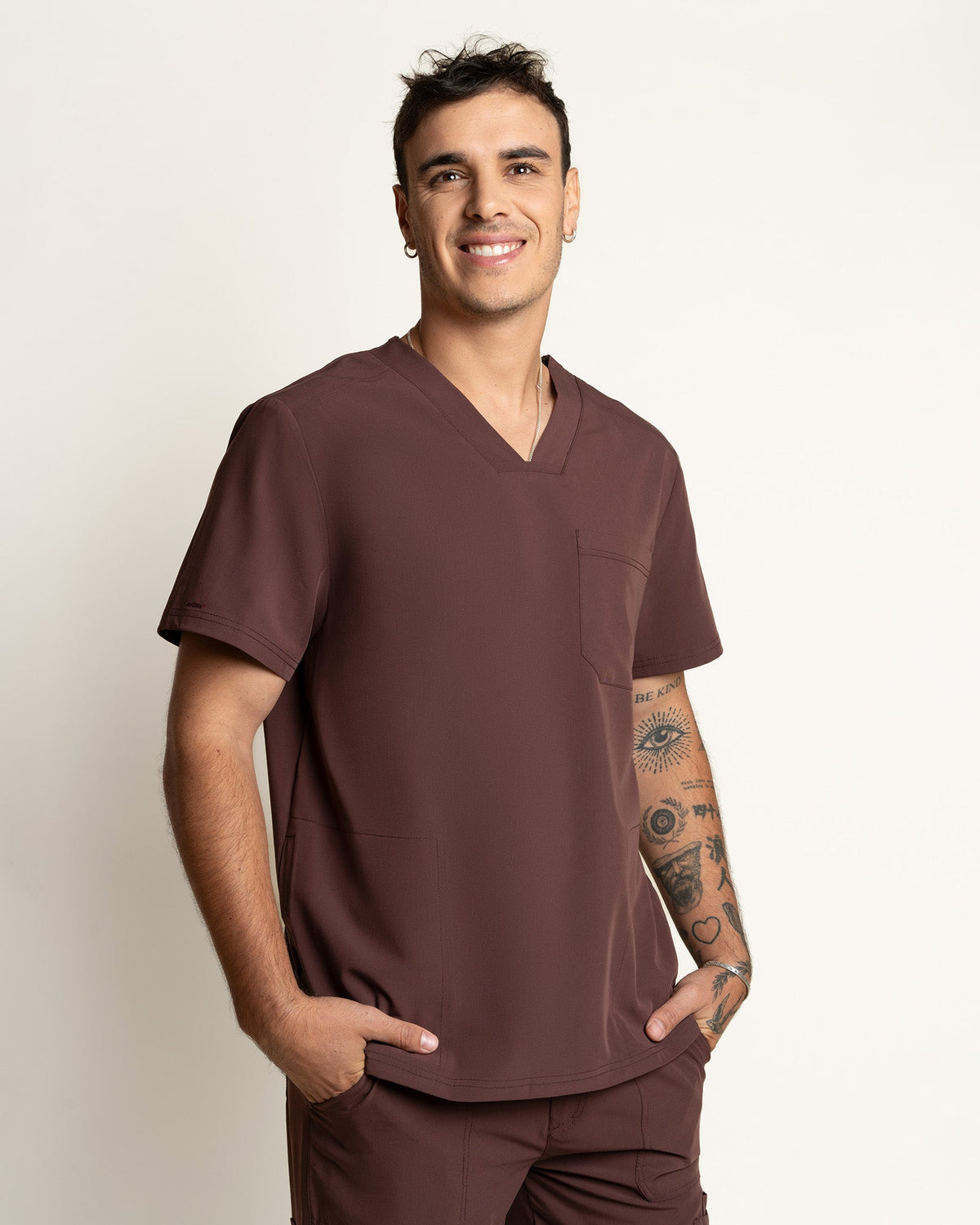 Top Clínico Hombre Comfort HT-02 — Espresso — imagen oficial