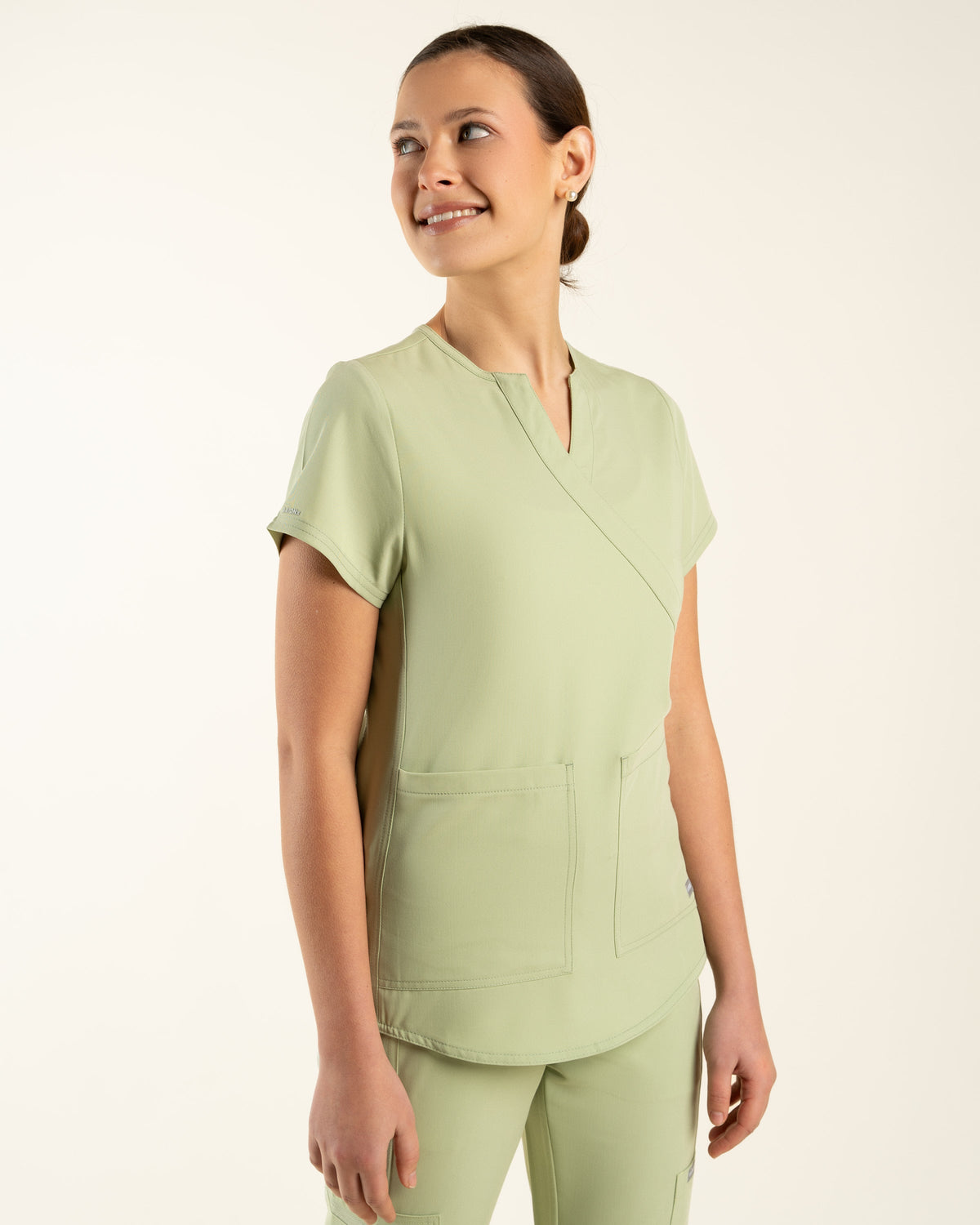 Top Clínico Mujer Comfort MT-02 — Eucalipto — imagen oficial